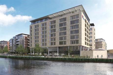 Hilton Garden Inn Peterborough City Centre Buitenkant foto